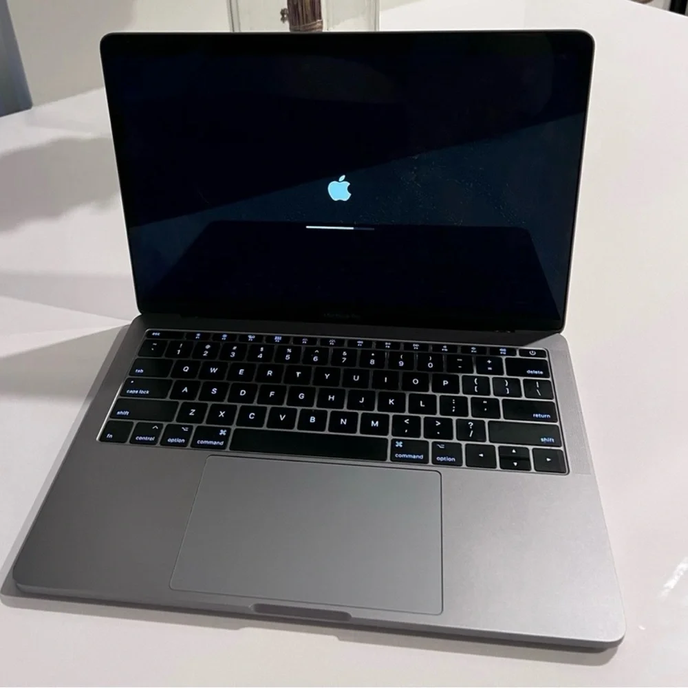 MacBook Pro 13 Inch 2017